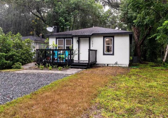 Photo 1 of Sale Pending at 101 S Glenwood Ave, Orlando, FL 32803 | MLS# O6447474 | Listing updated on 2026-10-14