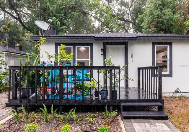 Photo 3 of Sale Pending at 101 S Glenwood Ave, Orlando, FL 32803 | MLS# O6447474 | Listing updated on 2026-10-14