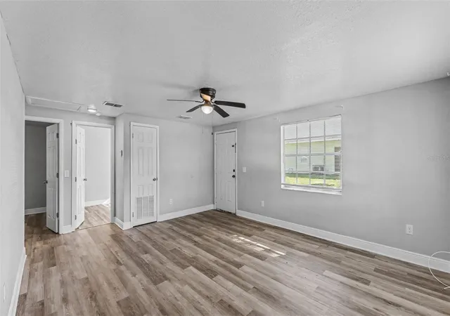 Listing Photo 4 - Condo for sale in building located at 1412 E Renfro St, PLANT CITY, FL 33563