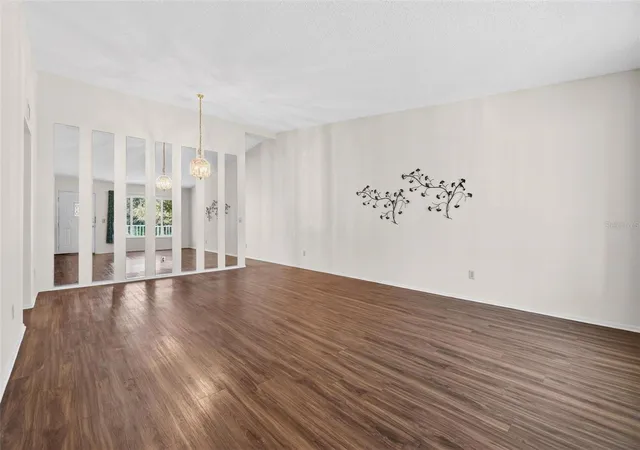 Listing Photo 4 - Condo for sale in building located at 2220 Swedish Dr, Clearwater, FL 33763 - Unit #56