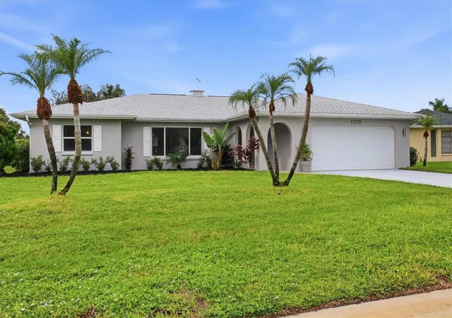 Single family home for sale at 1010 Malibu Ct, VENICE, FL 34293 | MLS# A4708592