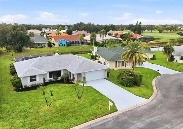 Photo 2 of Single family home for sale at 1010 Malibu Ct, Venice, FL 34293 | MLS# A4708592 | Listing updated on 2026-10-08