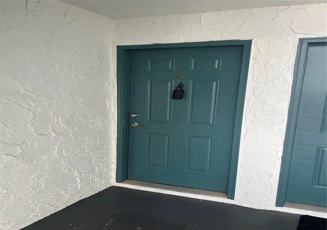 Listing Photo 2 - Condo for sale in building located at 4265 S Semoran Blvd, Orlando, FL 32822 - Unit #4
