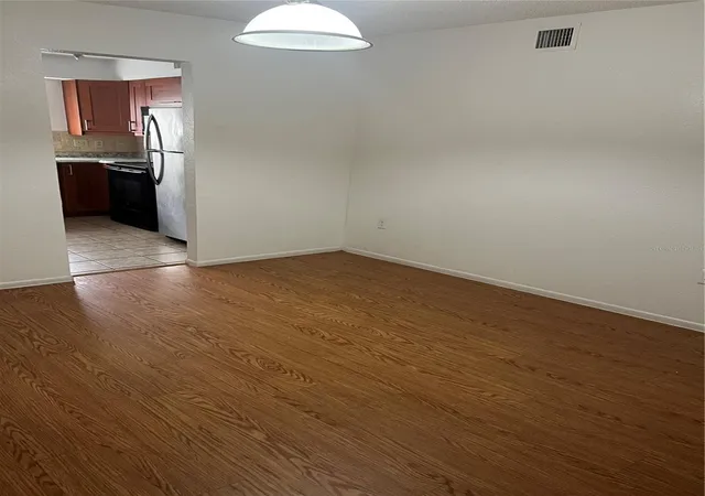 Listing Photo 4 - Condo for sale in building located at 4265 S Semoran Blvd, Orlando, FL 32822 - Unit #4