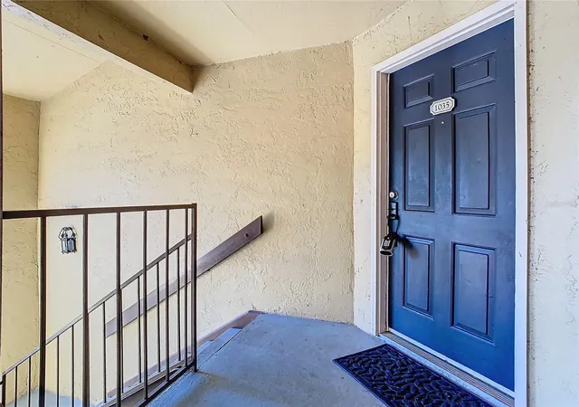 Photo 2 of Condo for sale at 5144 Conroy Rd #35, Orlando, FL 32811 | MLS# O6447485 | Listing updated on 2026-10-06
