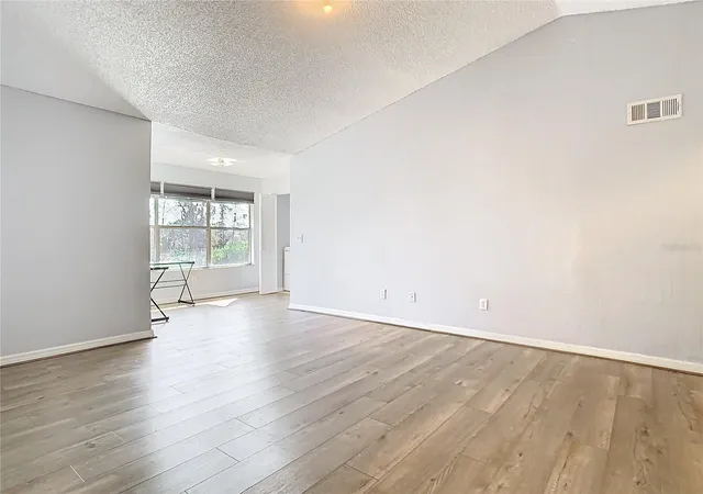 Photo 3 of Condo for sale at 5144 Conroy Rd #35, Orlando, FL 32811 | MLS# O6447485 | Listing updated on 2026-10-06