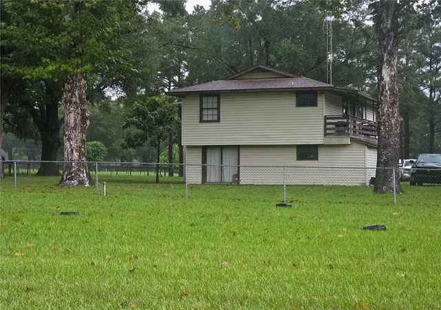 Photo 1 of Single family home for sale at 950 W Highway 316, Citra, FL 32113 | MLS# OM733497 | Listing updated on 2026-10-10