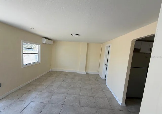 Photo 3 of House for sale at 613 Plateau Ave, Lakeland, FL 33815 | MLS# O6447492 | Listing updated on 2026-10-08