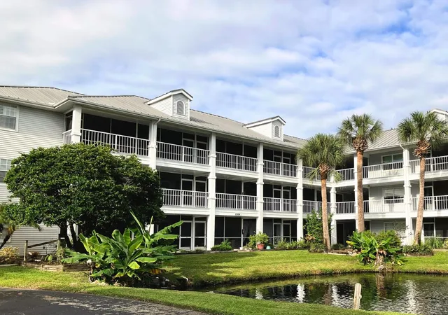 Photo 1 of Condo for sale at 2164 Vista Del Sol Cir #523, Lutz, FL 33558 | MLS# TB8555236 | Listing updated on 2026-10-07