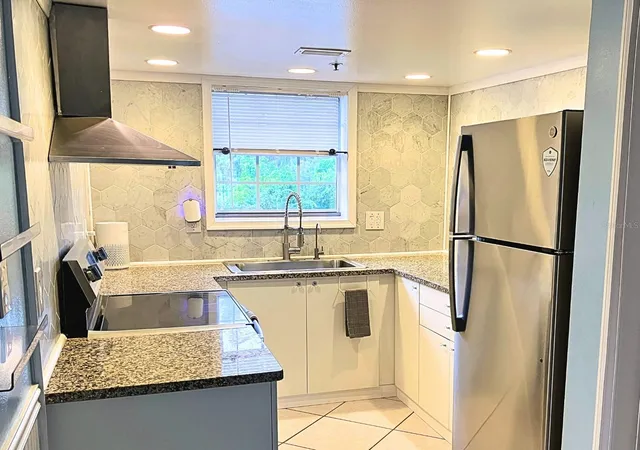 Photo 4 of Condo for sale at 2164 Vista Del Sol Cir #523, Lutz, FL 33558 | MLS# TB8555236 | Listing updated on 2026-10-07