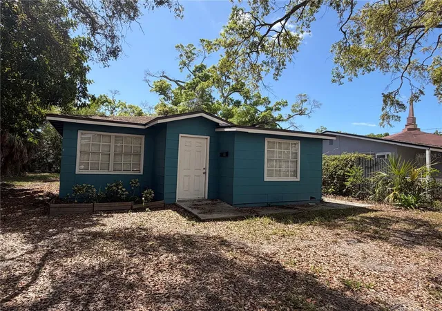 Single family home for sale at 2410 18th Avenue S, Saint Petersburg, FL 33712 | MLS# TB8555239