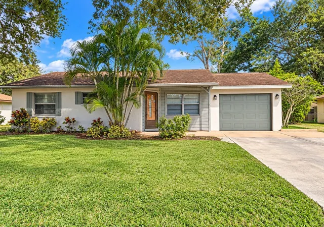 Photo 1 of Single family home for sale at 1064 Deer Holw Blvd, Sarasota, FL 34232 | MLS# A4708599 | Listing updated on 2026-10-08