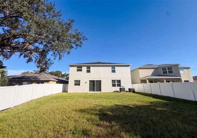 Photo 4 of Single family home for sale at 7607 Tangle Rush Dr, Gibsonton, FL 33534 | MLS# O6447501 | Listing updated on 2026-10-06