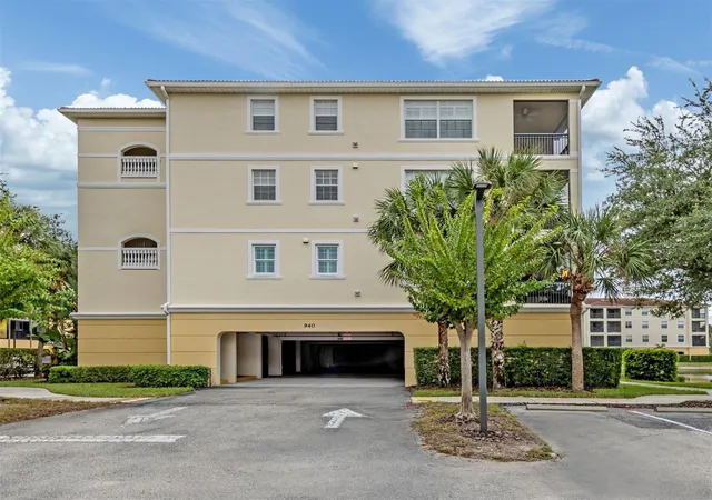 Condo for sale at 940 Cooper St #202, VENICE, FL 34285 | MLS# N6146072