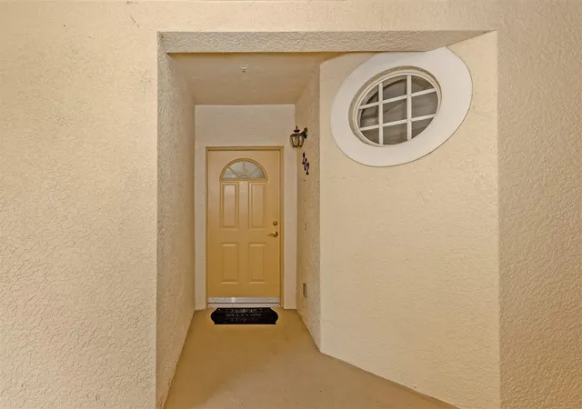 Photo 3 of Condo for sale at 940 Cooper St #202, Venice, FL 34285 | MLS# N6146072 | Listing updated on 2026-10-07