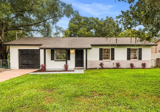 Photo 1 of Single family home for sale at 705 Pasadena Ave, Longwood, FL 32750 | MLS# O6447509 | Listing updated on 2026-10-10