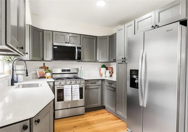 Photo 3 of Single family home for sale at 705 Pasadena Ave, Longwood, FL 32750 | MLS# O6447509 | Listing updated on 2026-10-10