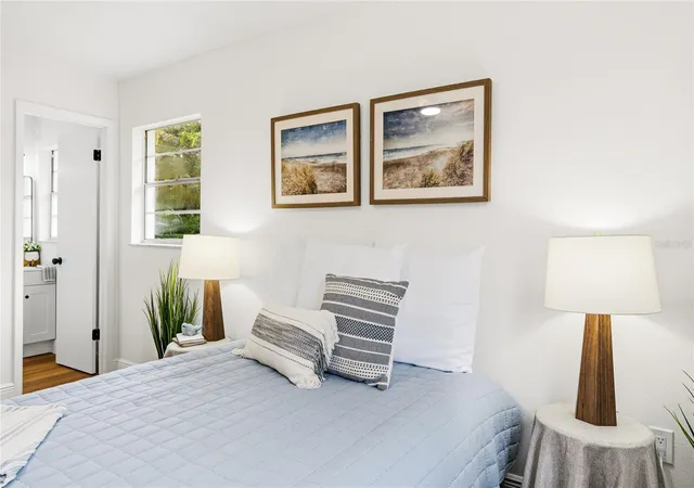 Photo 3 of Single family home for sale at 705 Pasadena Ave, Longwood, FL 32750 | MLS# O6447509 | Listing updated on 2026-10-10