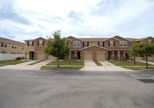 Photo 2 of Townhouse for sale at 5159 Adelaide Dr, Kissimmee, FL 34746 | MLS# S5158937 | Listing updated on 2026-10-07