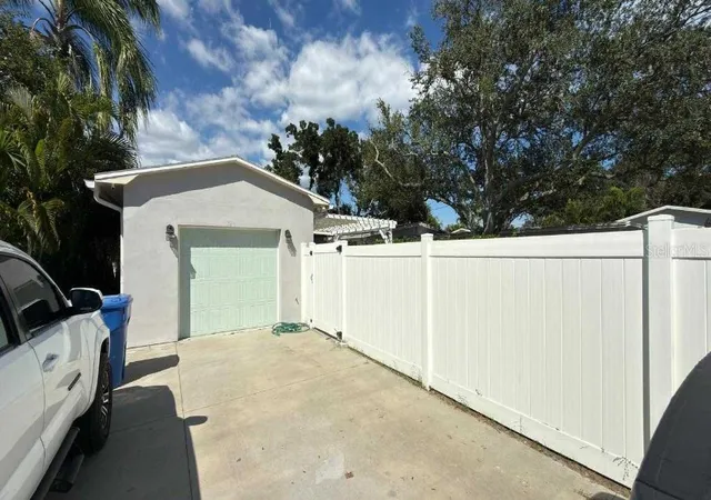 Photo 2 of Single family home for sale at 324 36th Avenue NE, Saint Petersburg, FL 33704 | MLS# TB8555260 | Listing updated on 2026-10-13