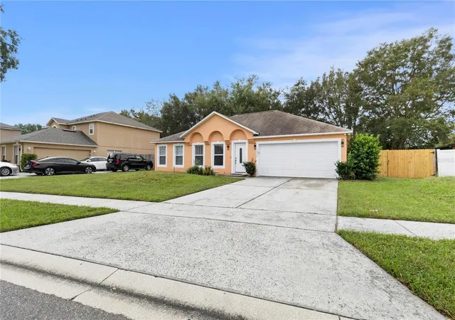 Photo 3 of Single family home for sale at 1056 Royal Marquis Cir, Ocoee, FL 34761 | MLS# O6447520 | Listing updated on 2026-10-07