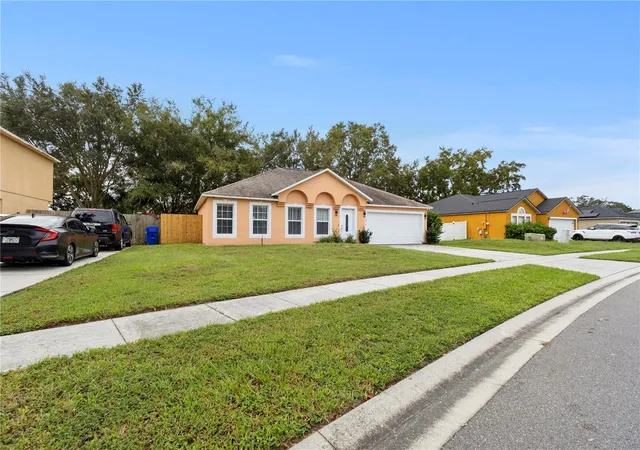 Photo 4 of Single family home for sale at 1056 Royal Marquis Cir, Ocoee, FL 34761 | MLS# O6447520 | Listing updated on 2026-10-07