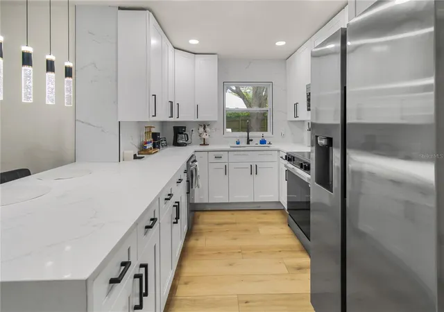 Listing Photo 4 - Condo for sale in building located at 3050 Mdw Lake Ave, LARGO, FL 33771