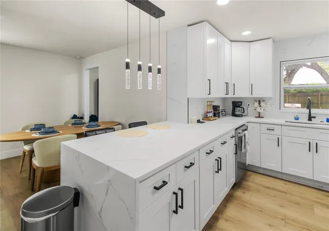 Listing Photo 5 - Condo for sale in building located at 3050 Mdw Lake Ave, LARGO, FL 33771