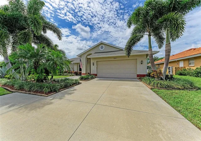 Photo 3 of Single family home for sale at 4204 Pro Am Ave E, Bradenton, FL 34203 | MLS# A4708611 | Listing updated on 2026-10-08