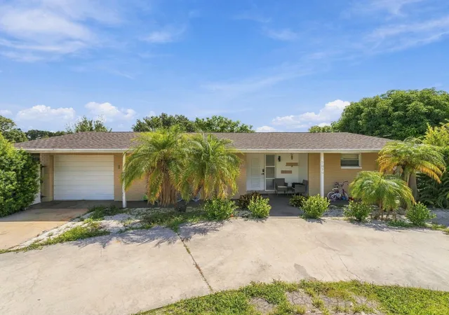 Single family home for sale at 7879 84th Lane, SEMINOLE, FL 33777 | MLS# TB8555265
