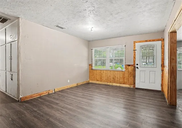Photo 2 of Single family home for sale at 521 Green Cir, Fort Meade, FL 33841 | MLS# TB8555267 | Listing updated on 2026-10-07
