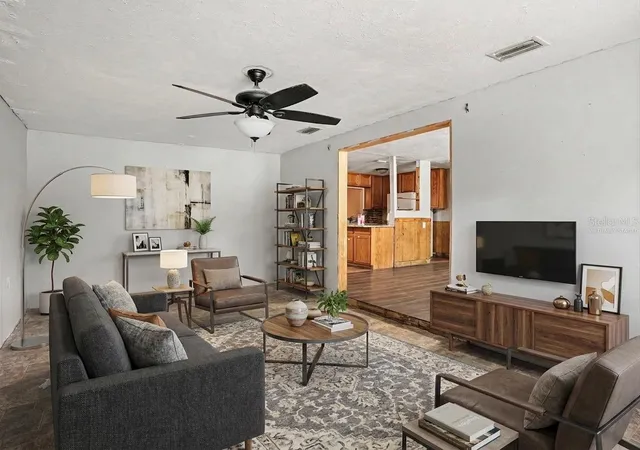 Photo 3 of Single family home for sale at 521 Green Cir, Fort Meade, FL 33841 | MLS# TB8555267 | Listing updated on 2026-10-07