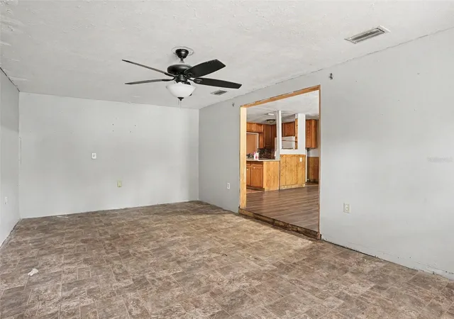 Photo 3 of Single family home for sale at 521 Green Cir, Fort Meade, FL 33841 | MLS# TB8555267 | Listing updated on 2026-10-07