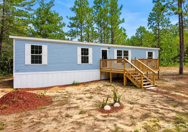 Photo 2 of Manufactured home for sale at 419 Lily Trl, Interlachen, FL 32148 | MLS# GC543987 | Listing updated on 2026-10-07