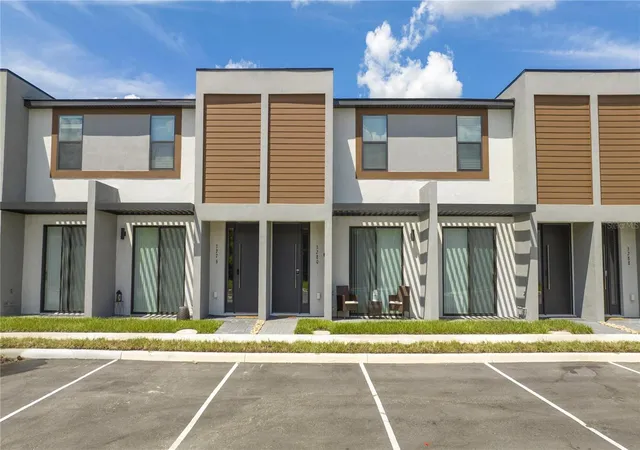 Photo 4 of Townhouse for sale at 3280 Tranquil Trl, Kissimmee, FL 34747 | MLS# O6447533 | Listing updated on 2026-10-09