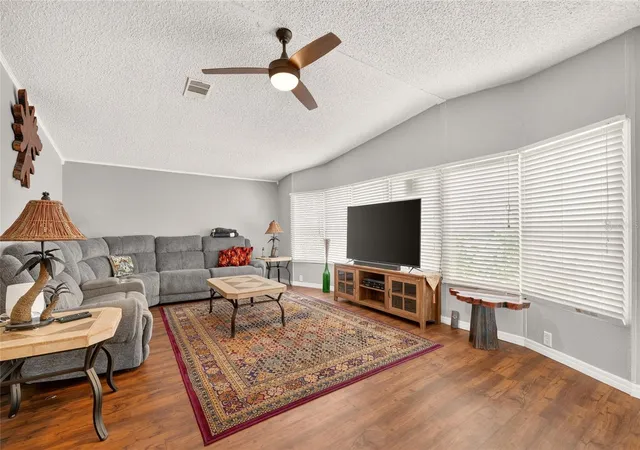 Photo 3 of Manufactured home for sale at 3401 Rainbow Rd, Tavares, FL 32778 | MLS# G5118691 | Listing updated on 2026-10-06
