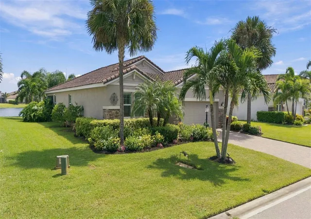 Photo 2 of Single family home for sale at 13316 Saw Palm Crk Trl, BRADENTON, FL 34211 | MLS# A4708617 | Listing updated on 2026-10-16