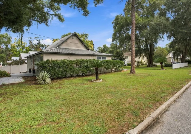 Photo 2 of Single family home for sale at 5450 10th Street, Zephyrhills, FL 33542 | MLS# TB8555288 | Listing updated on 2026-10-08