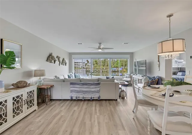 Listing Photo 4 - Condo for sale in building located at 16 Bch Ln, CRYSTAL RIVER, FL 34429 - Unit #101