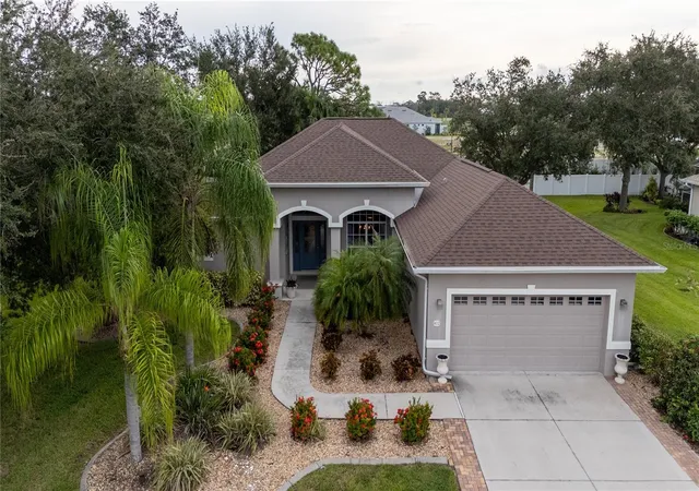 Photo 2 of Single family home for sale at 872 Clear Lake Dr, Englewood, FL 34223 | MLS# N6146074 | Listing updated on 2026-10-08