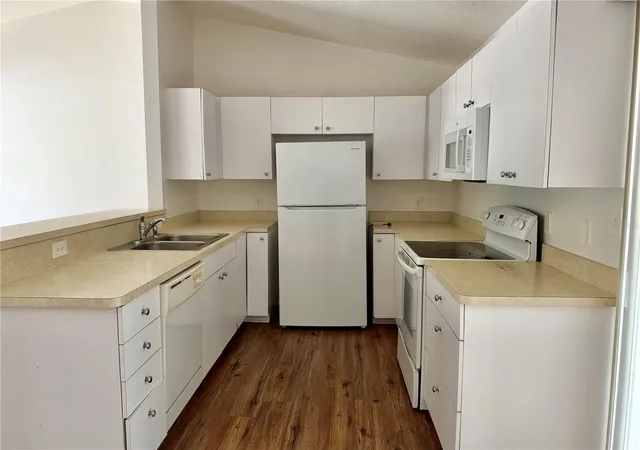 Photo 4 of Single family home for sale at 1900 N Lime Ave, Sarasota, FL 34234 | MLS# A4708623 | Listing updated on 2026-10-08