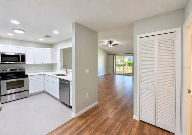 Photo 3 of Townhouse for sale at 3213 Queen Palms Ct, Kissimmee, FL 34747 | MLS# S5158945 | Listing updated on 2026-10-07