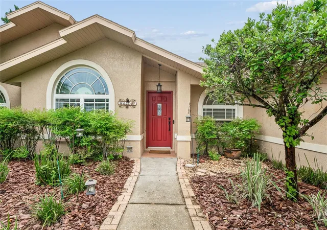 Photo 3 of Single family home for sale at 14433 Linden Dr, Spring Hill, FL 34609 | MLS# W7890120 | Listing updated on 2026-10-08