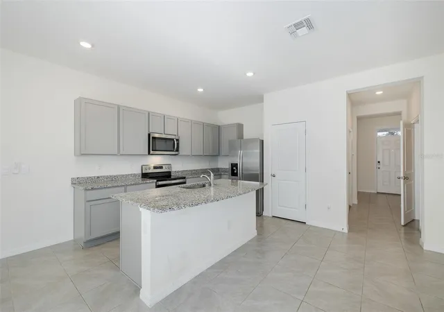 Photo 3 of Townhouse for sale at 11166 Crescent Deer Dr, Land O Lakes, FL 34638 | MLS# W7890121 | Listing updated on 2026-10-11