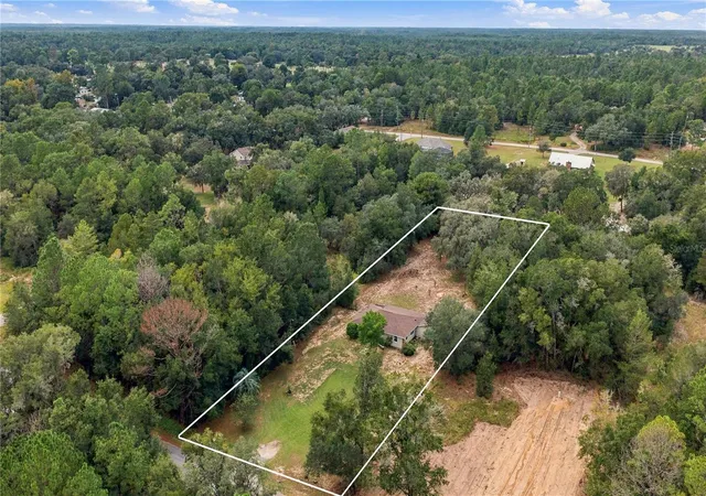 Photo 3 of Single family home for sale at 7910 Sw 202nd Court, Dunnellon, FL 34431 | MLS# OM733509 | Listing updated on 2026-10-09