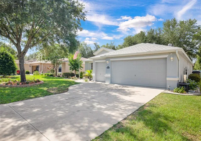 Photo 2 of Single family home for sale at 16411 Sw 14th Avenue Rd, Ocala, FL 34473 | MLS# OM733510 | Listing updated on 2026-10-06