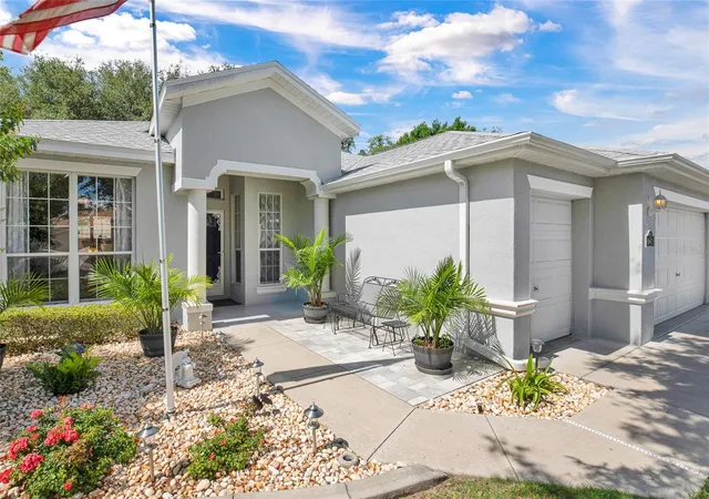 Photo 3 of Single family home for sale at 16411 SW 14th Avenue Rd, Ocala, FL 34473 | MLS# OM733510 | Listing updated on 2026-10-06