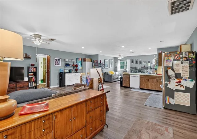 Photo 3 of Single family home for sale at 1870 Mova St, Sarasota, FL 34231 | MLS# A4708627 | Listing updated on 2026-10-07