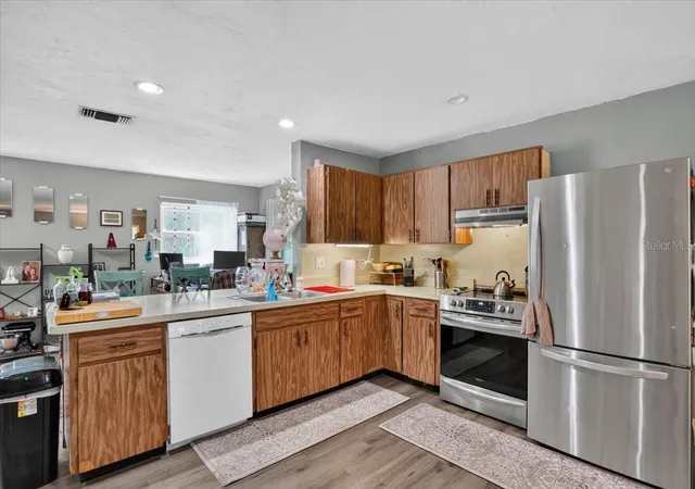 Photo 4 of Single family home for sale at 1870 Mova St, Sarasota, FL 34231 | MLS# A4708627 | Listing updated on 2026-10-07