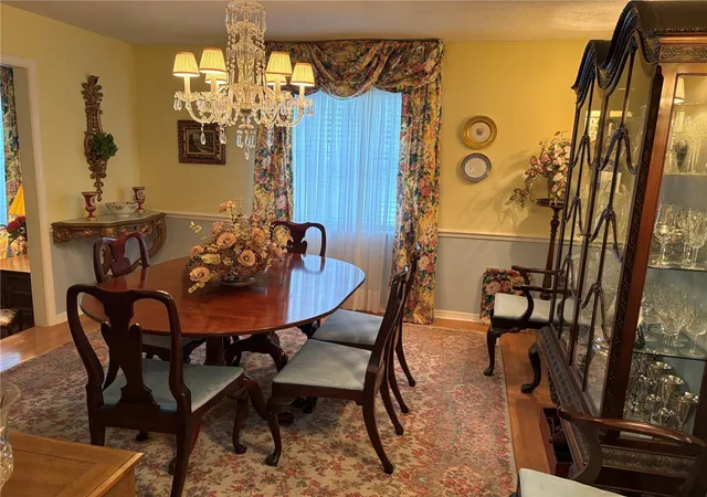 Photo 3 of Single family home for sale at 130 Springwood Trl, Altamonte Springs, FL 32714 | MLS# R4912110 | Listing updated on 2026-10-07